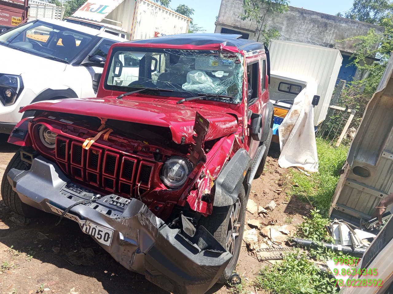  M & M  THAR ROXX MX5 2WD