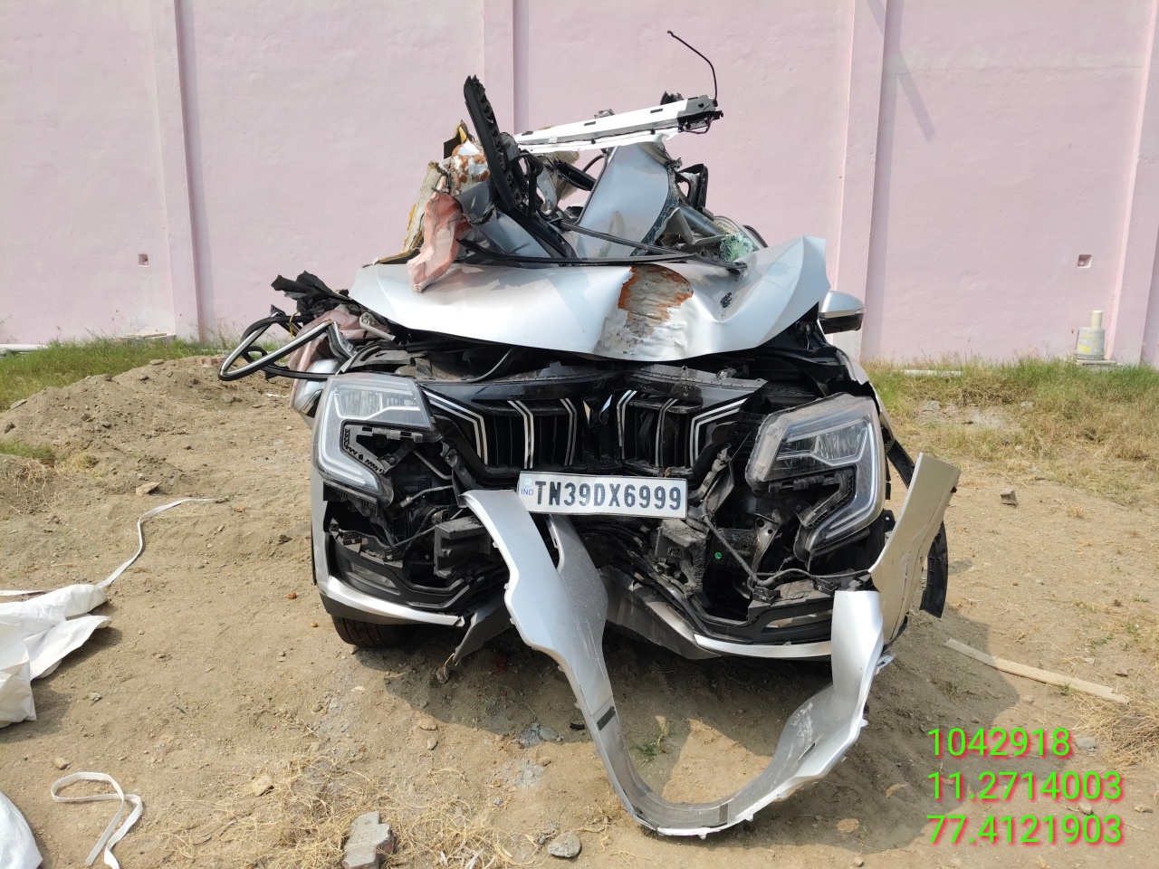  M & M XUV 700 AX7 DIESEL AT