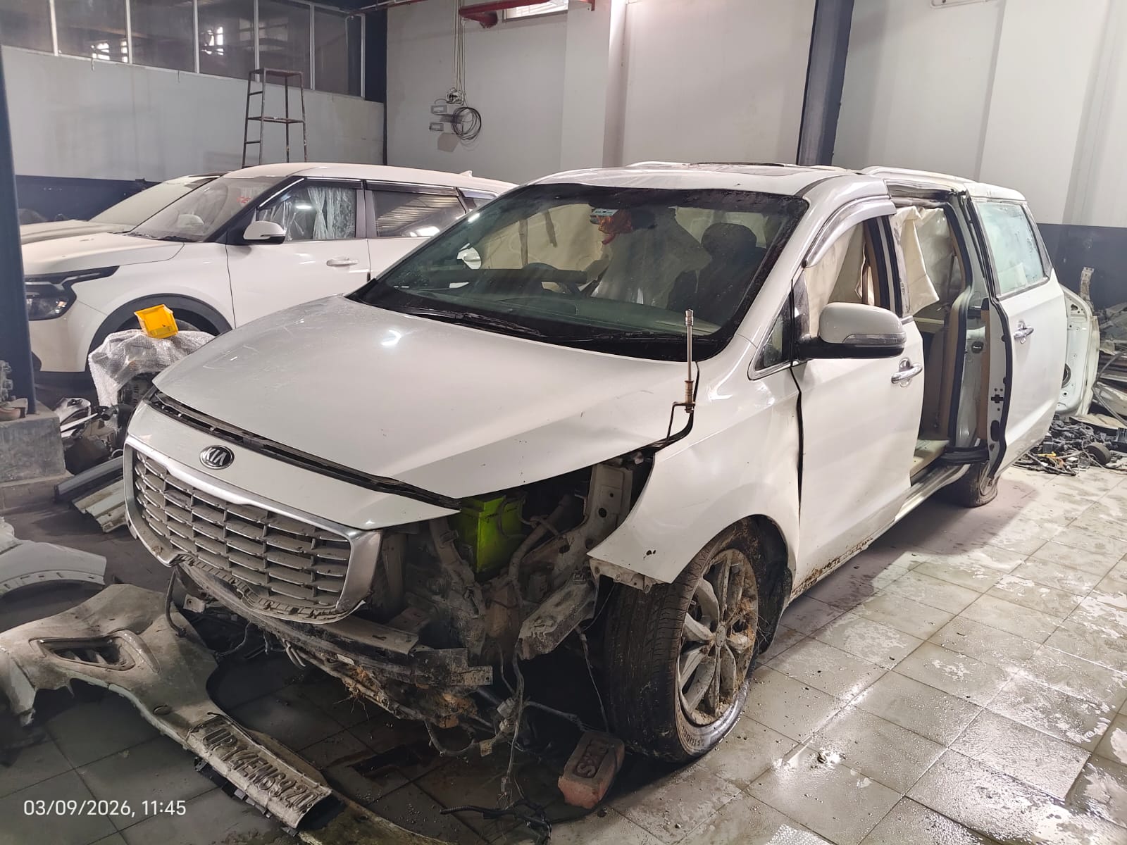 KIA  CARNIVALD2.28AT LIMOUSINE 7