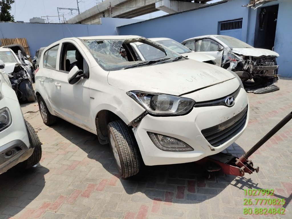 HYUNDAI  I20 SPORTZ