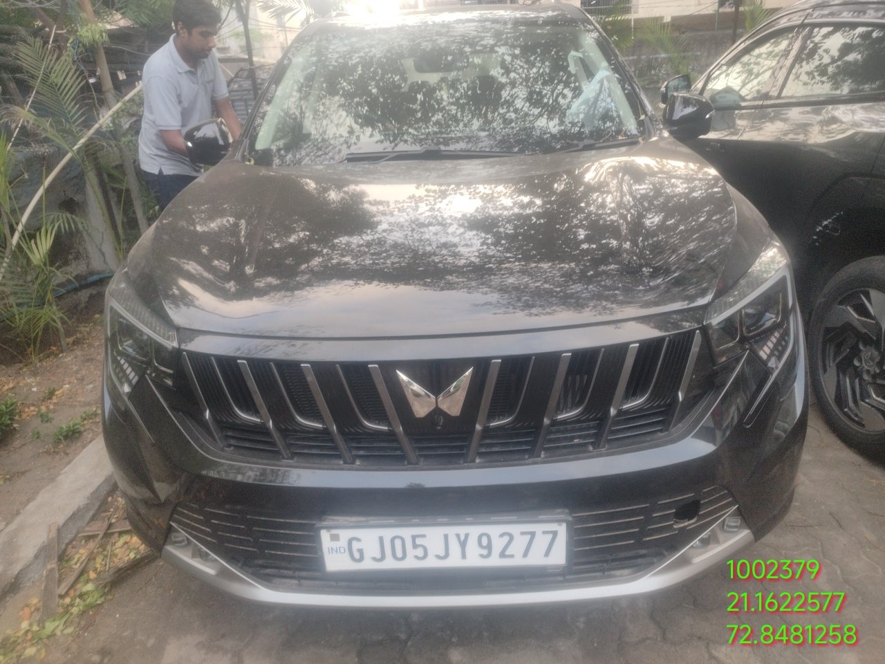 M & M XUV 7XO AX7T DIESEL