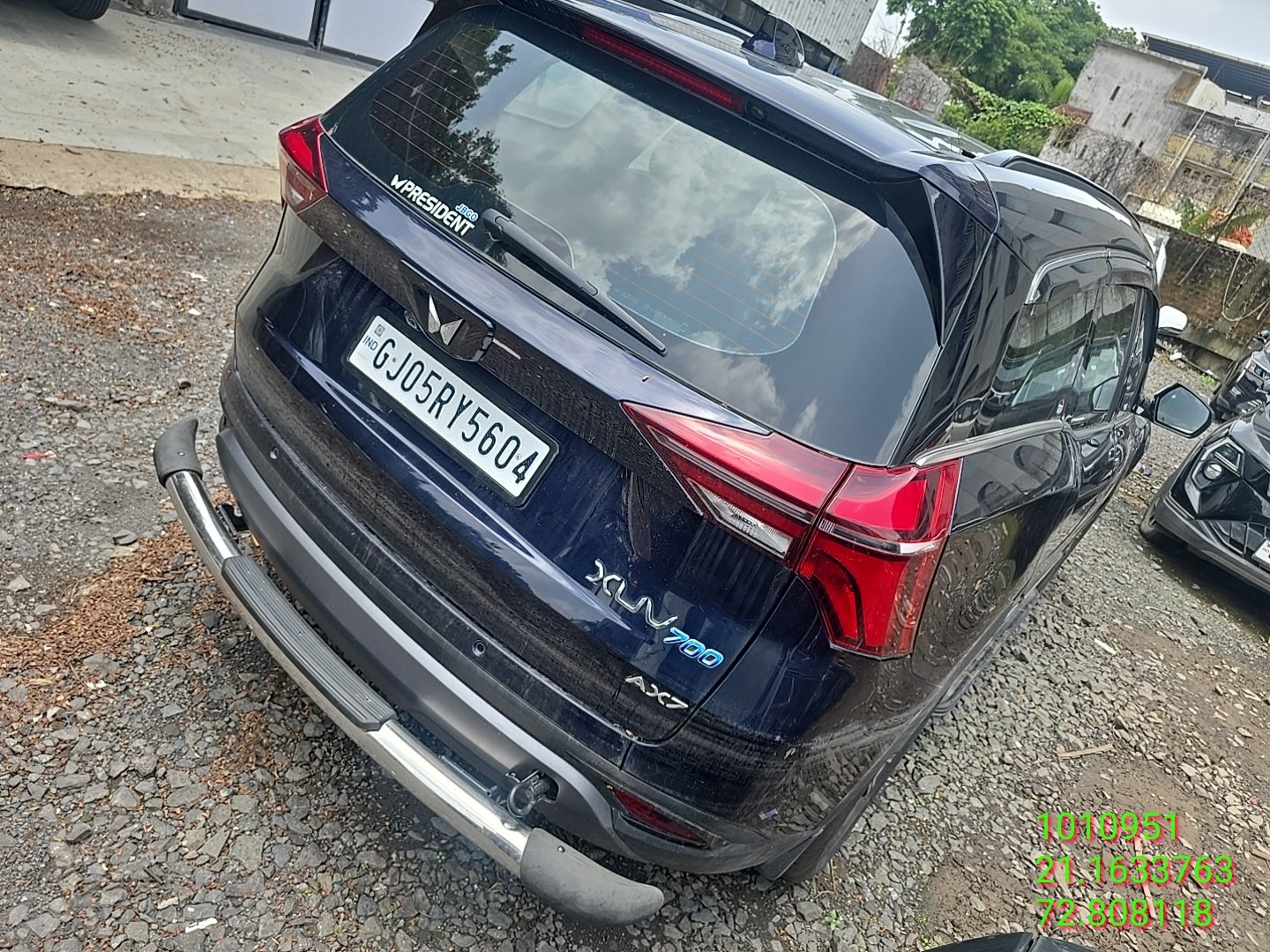 M & M XUV 700 AX7 DIESEL 7 STR