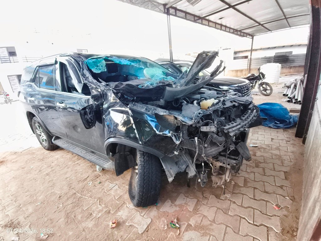 TOYOTA FORTUNER 2.8 2WD AT