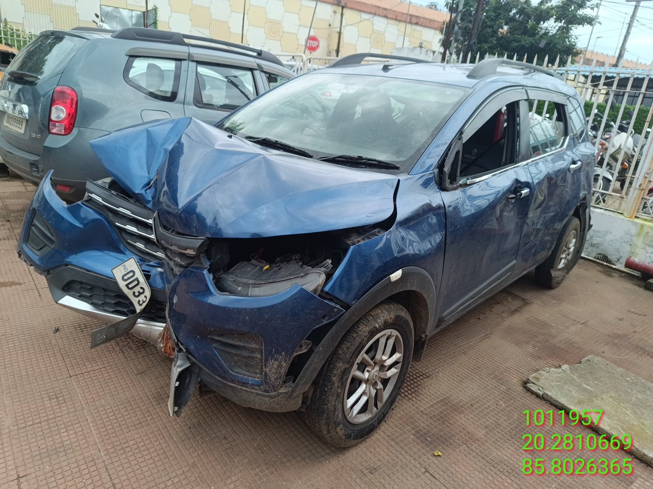 RENAULT TRIBER 1.0 RXT