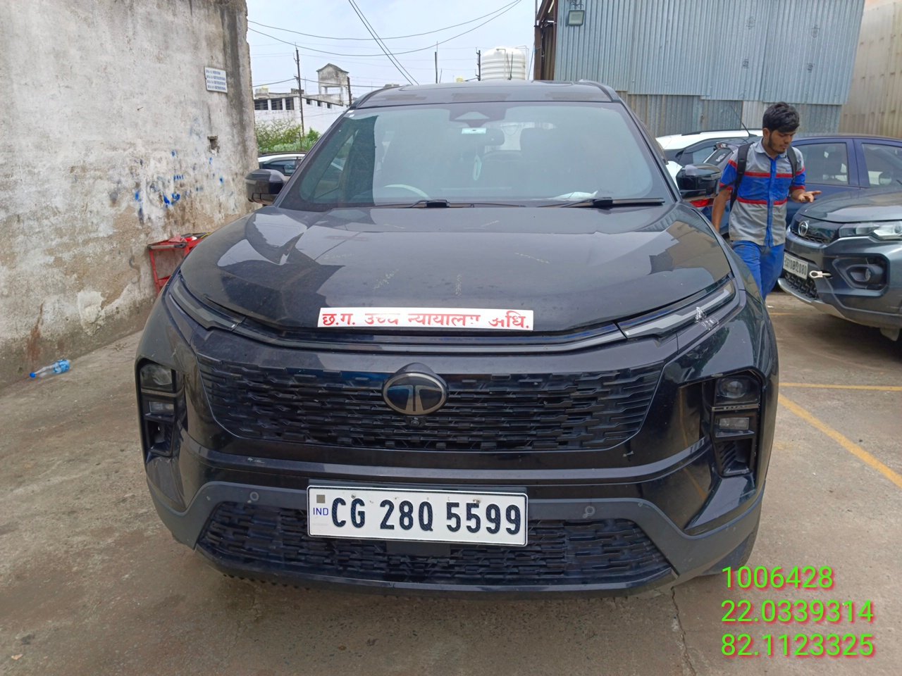 TATA MOTORS SAFARI ACCOMPLISHED PLUS DARK EDITION