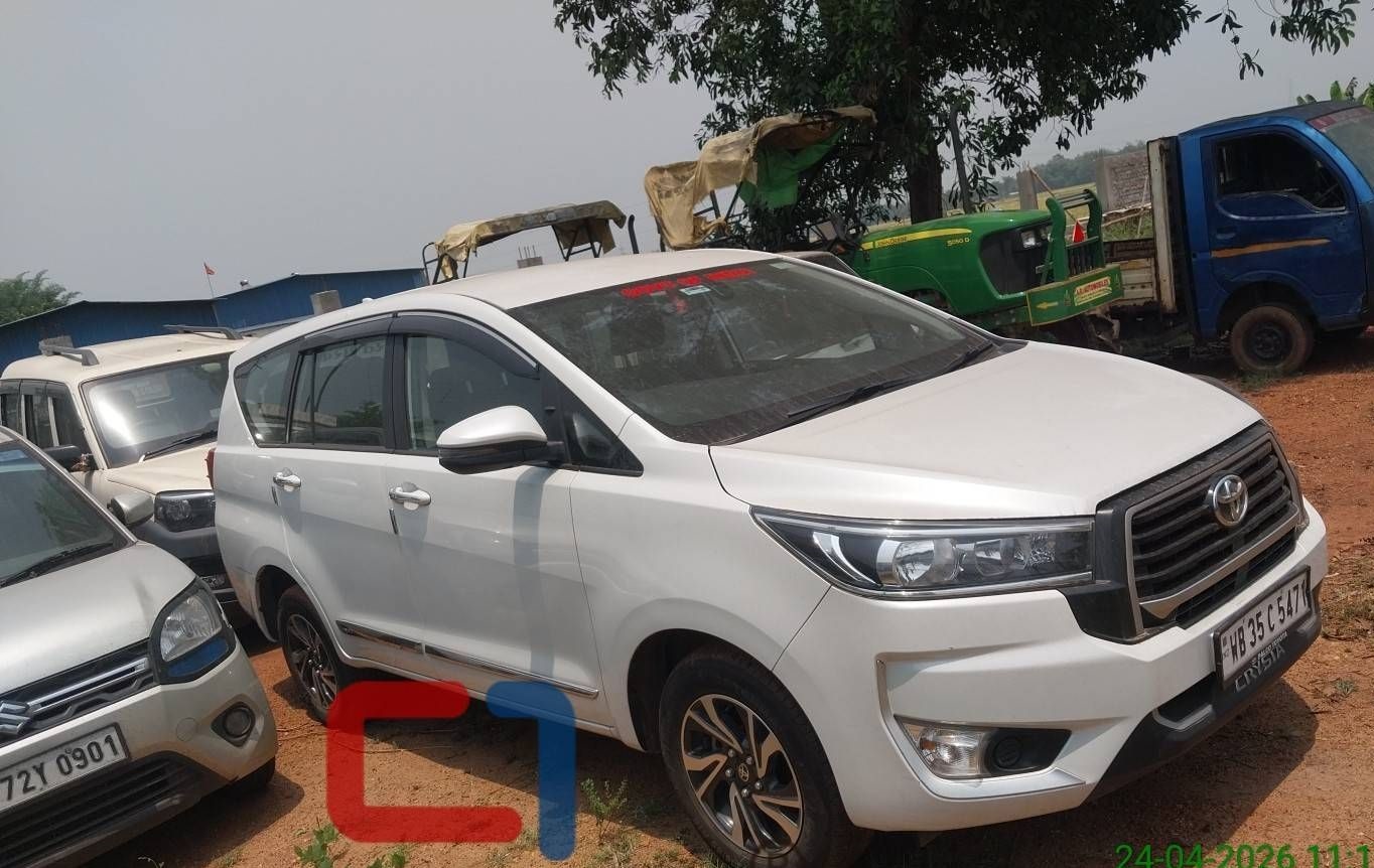 BANK RECOVERED - Toyota Innova Crysta 2.4 GX 8 + STR MT