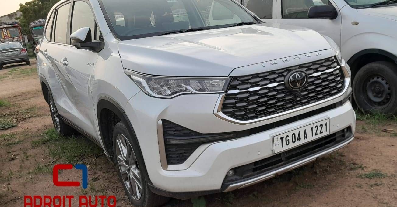 BANK RECOVERED - Toyota INNOVA HYCROSS HY ZX -O
