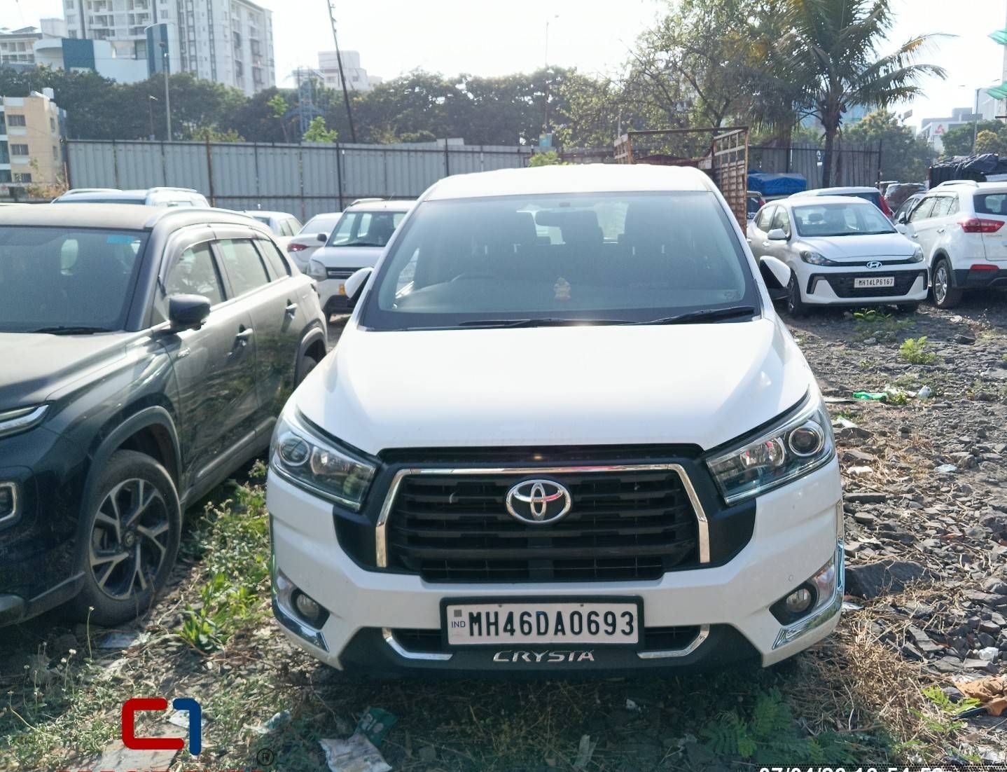 BANK RECOVERED - Toyota Innova Crysta 2.4 VX 8 STR MT