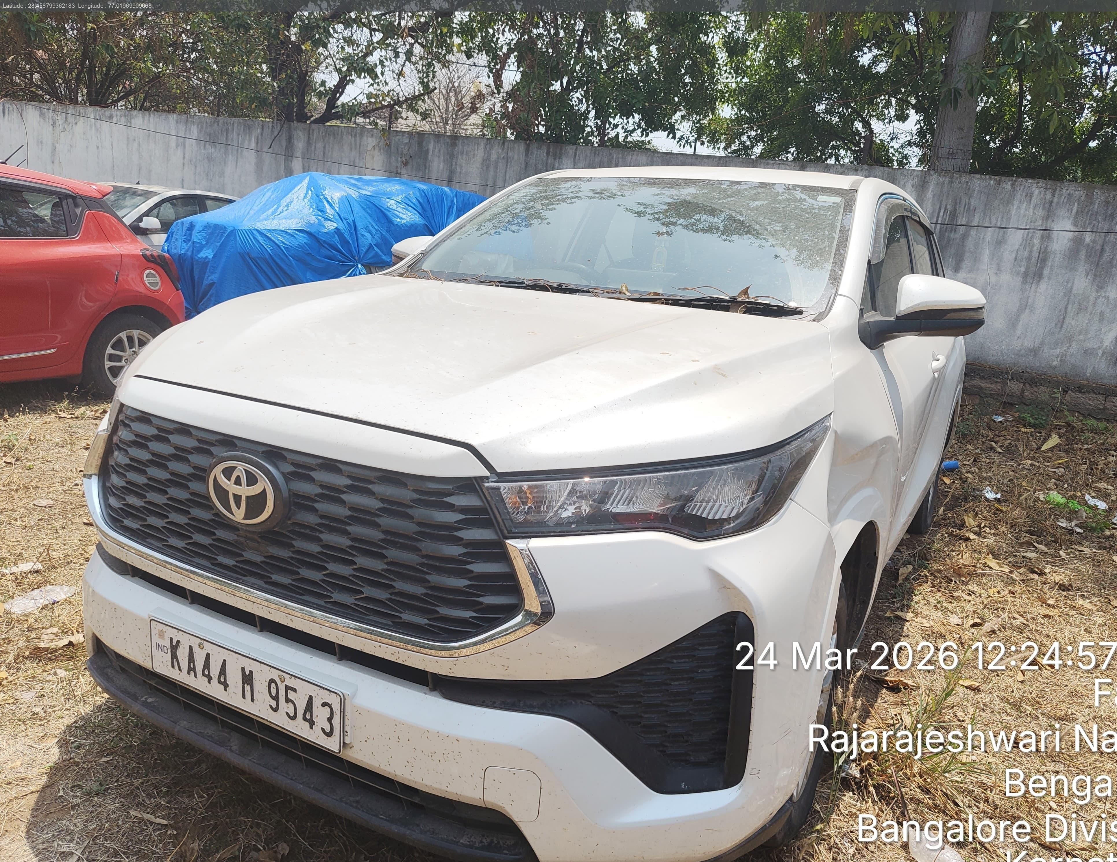 BANK RECOVERED - Toyota INNOVA HYCROSS GX - 8S
