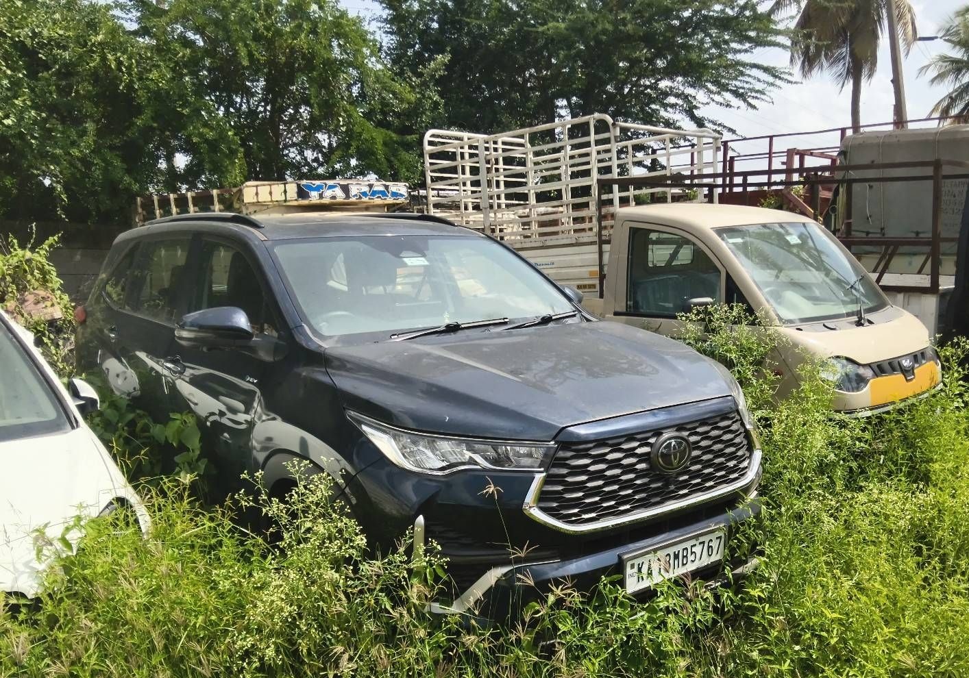 BANK RECOVERED - Toyota INNOVA HYCROSS ZX(O) HY AT